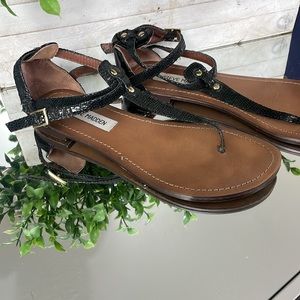 Steve Madden Serious black sandals size 7.5